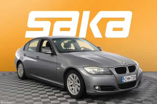 Harmaa Sedan, BMW 320 – CHM-720