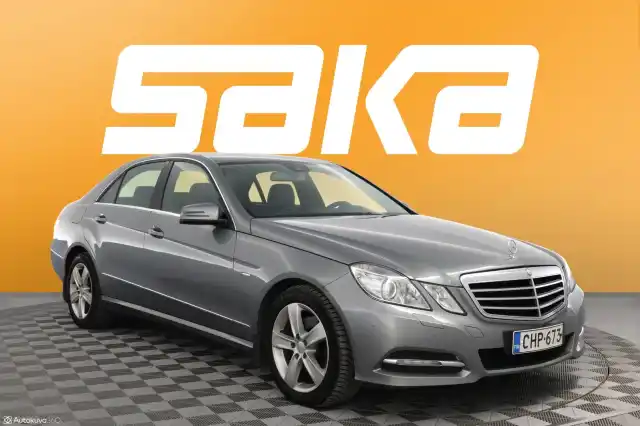 Harmaa Sedan, Mercedes-Benz E – CHP-673