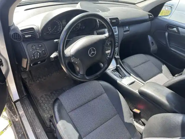 Harmaa Farmari, Mercedes-Benz C – CHT-575