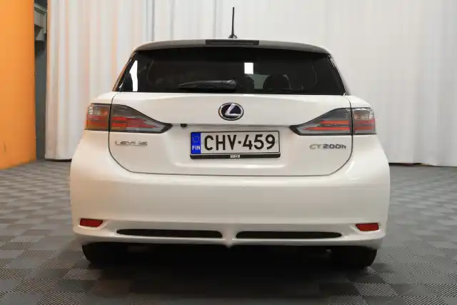 Valkoinen Viistoperä, Lexus CT – CHV-459