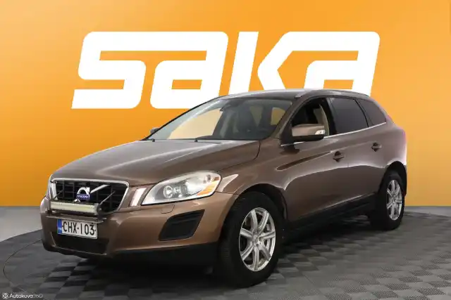 Ruskea Farmari, Volvo XC60 – CHX-103