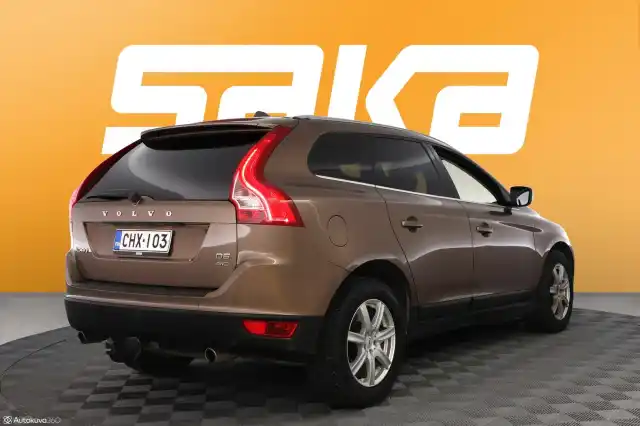 Ruskea Farmari, Volvo XC60 – CHX-103