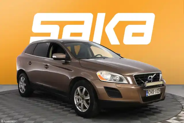 Ruskea Farmari, Volvo XC60 – CHX-103