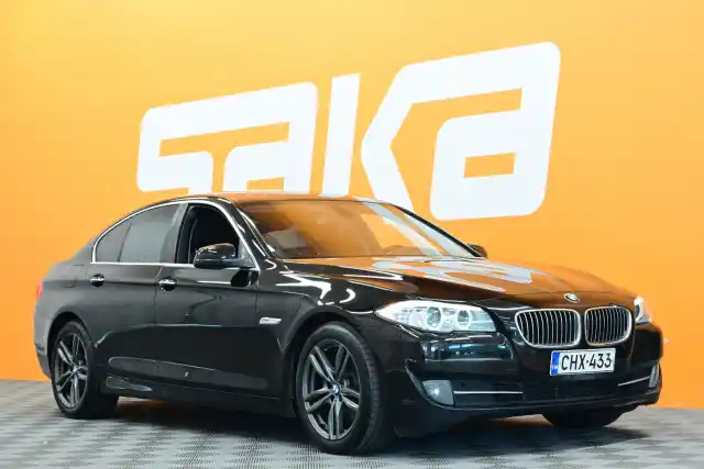 Musta Sedan, BMW 520 – CHX-433