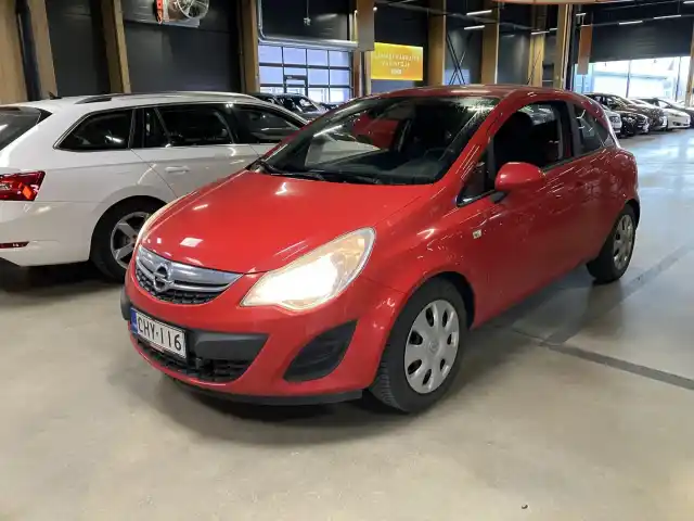 Punainen Viistoperä, Opel Corsa – CHY-116