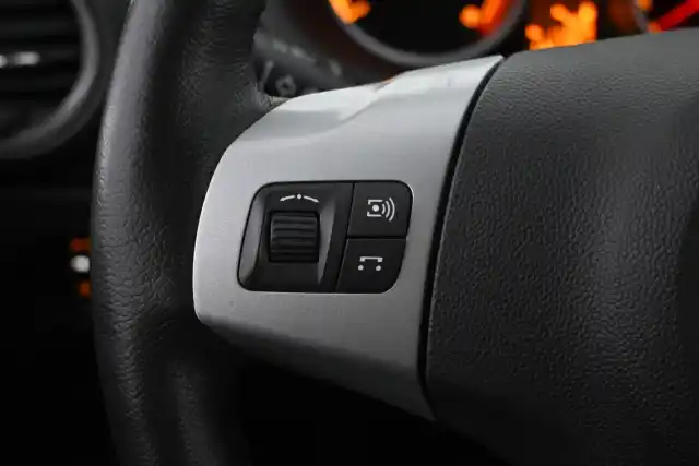 Punainen Viistoperä, Opel Corsa – CHY-116