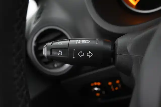 Punainen Viistoperä, Opel Corsa – CHY-116