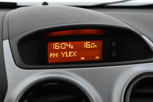 Punainen Viistoperä, Opel Corsa – CHY-116