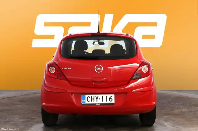 Punainen Viistoperä, Opel Corsa – CHY-116