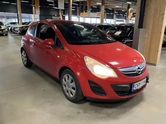 Punainen Viistoperä, Opel Corsa – CHY-116