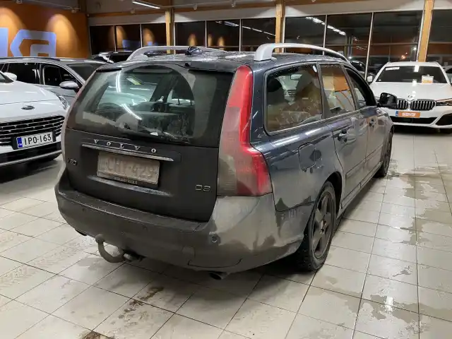 Sininen Tila-auto, Volvo V50 – CHY-429