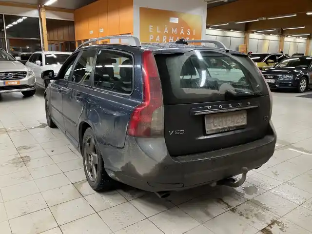 Sininen Tila-auto, Volvo V50 – CHY-429