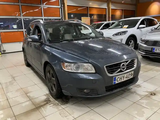 Sininen Tila-auto, Volvo V50 – CHY-429