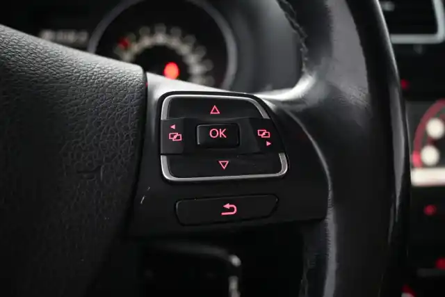 Musta Farmari, Volkswagen Golf – CHZ-651