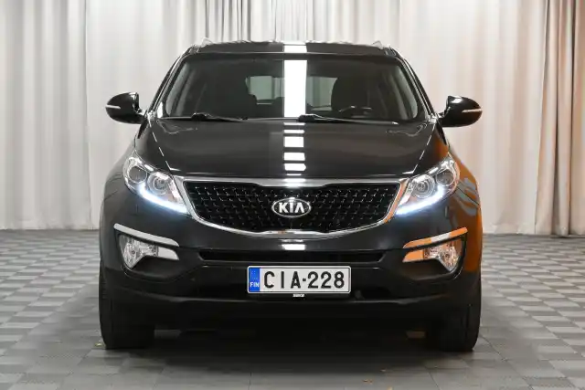 Musta Maastoauto, Kia Sportage – CIA-228