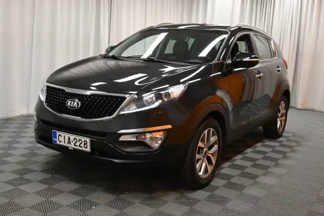 Musta Maastoauto, Kia Sportage – CIA-228