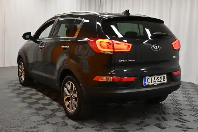 Musta Maastoauto, Kia Sportage – CIA-228