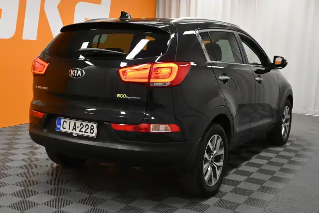 Musta Maastoauto, Kia Sportage – CIA-228