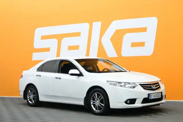 Valkoinen Sedan, Honda Accord – CIA-332