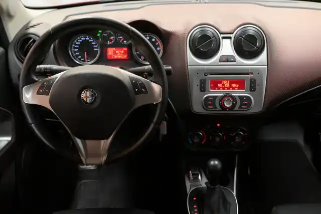 Punainen Viistoperä, Alfa Romeo Mito – CIC-306