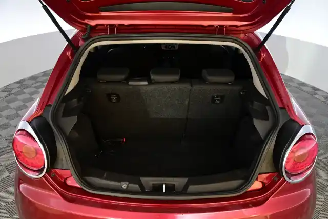 Punainen Viistoperä, Alfa Romeo Mito – CIC-306