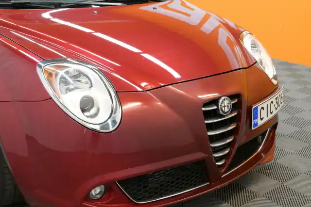 Punainen Viistoperä, Alfa Romeo Mito – CIC-306