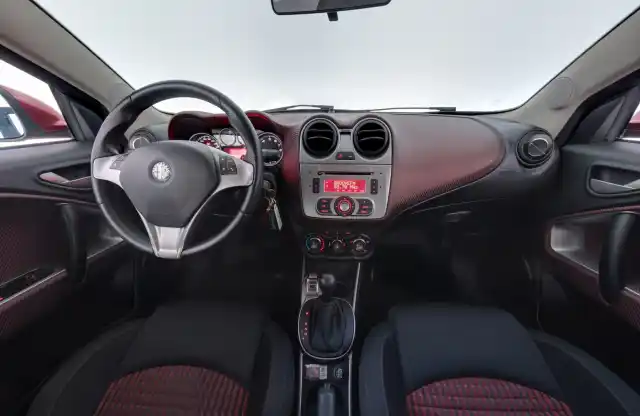 Punainen Viistoperä, Alfa Romeo Mito – CIC-306