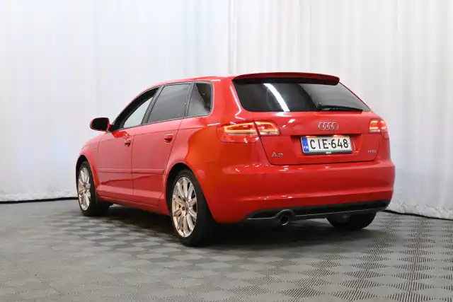 Punainen Viistoperä, Audi A3 – CIE-648