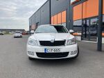 Valkoinen Viistoperä, Skoda Octavia – CIF-665, kuva 2