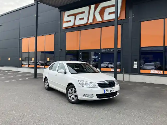 Valkoinen Viistoperä, Skoda Octavia – CIF-665