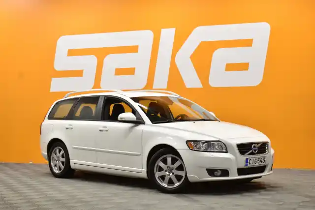 Valkoinen Farmari, Volvo V50 – CIG-543