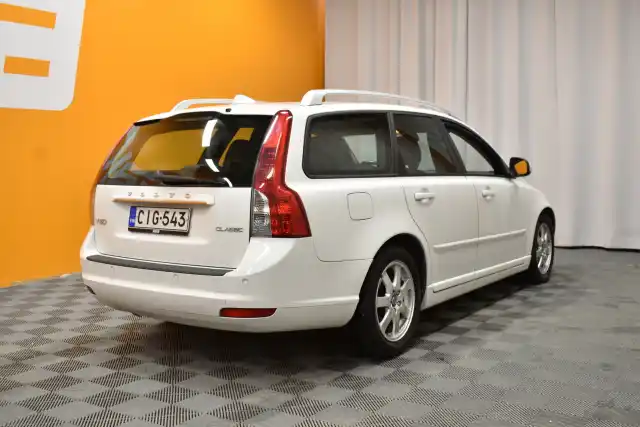 Valkoinen Farmari, Volvo V50 – CIG-543