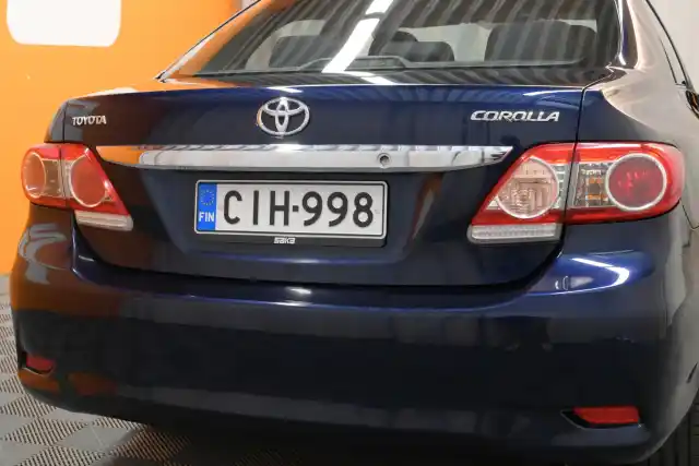 Sininen Sedan, Toyota Corolla – CIH-998