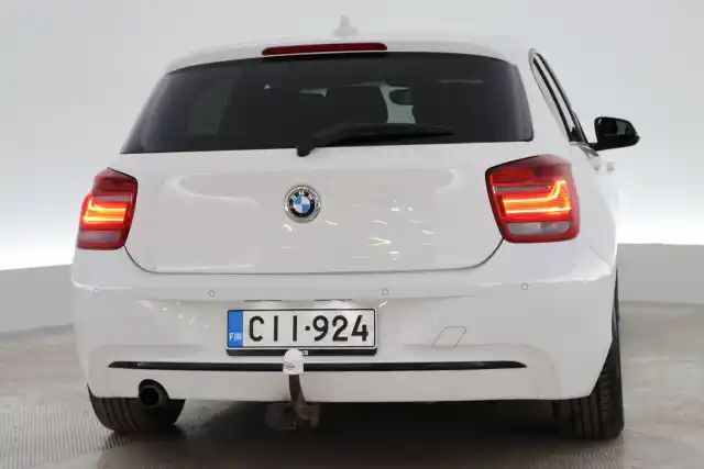 Valkoinen Viistoperä, BMW 118 – CII-924