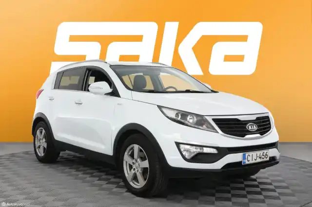 Valkoinen Maastoauto, Kia Sportage – CIJ-456