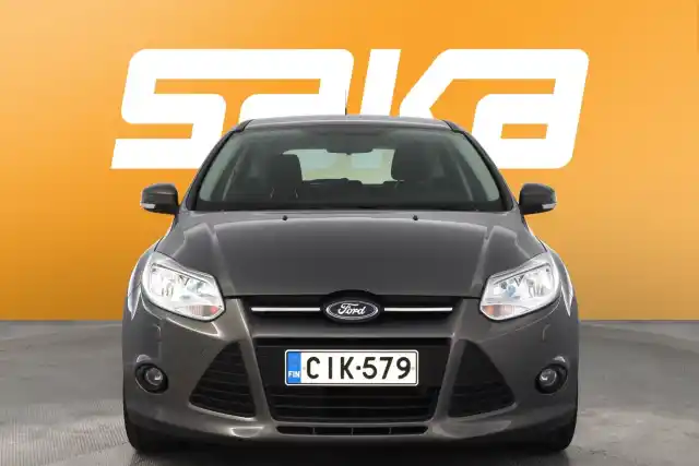 Ruskea (beige) Viistoperä, Ford Focus – CIK-579