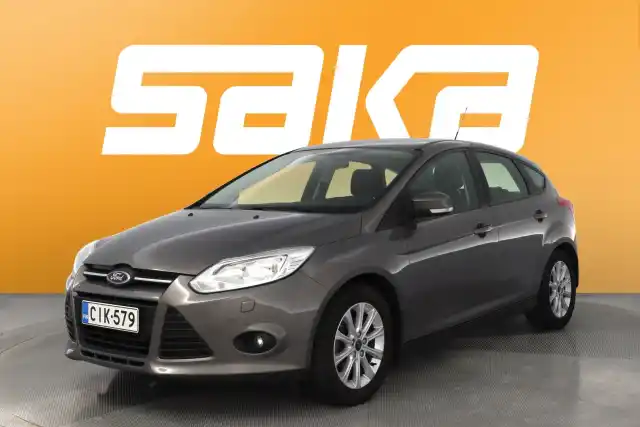 Ruskea (beige) Viistoperä, Ford Focus – CIK-579