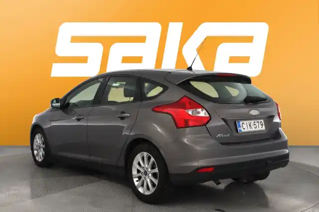 Ruskea (beige) Viistoperä, Ford Focus – CIK-579