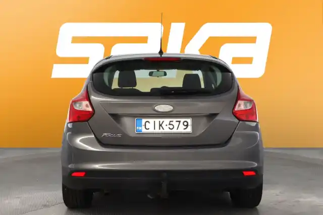 Ruskea (beige) Viistoperä, Ford Focus – CIK-579