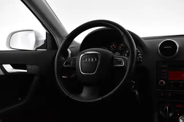 Valkoinen Viistoperä, Audi A3 – CIK-701