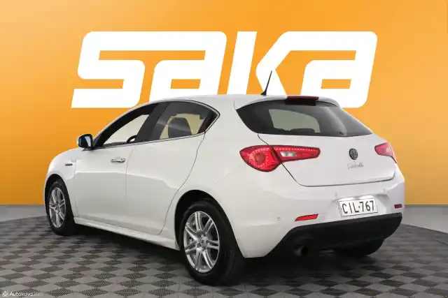 Valkoinen Viistoperä, Alfa Romeo Giulietta – CIL-767