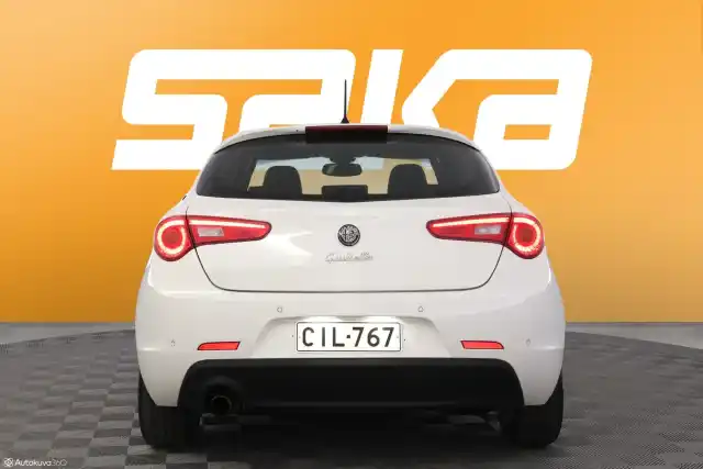 Valkoinen Viistoperä, Alfa Romeo Giulietta – CIL-767