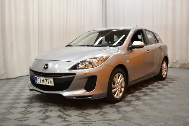 Harmaa Viistoperä, Mazda 3 – CIM-774