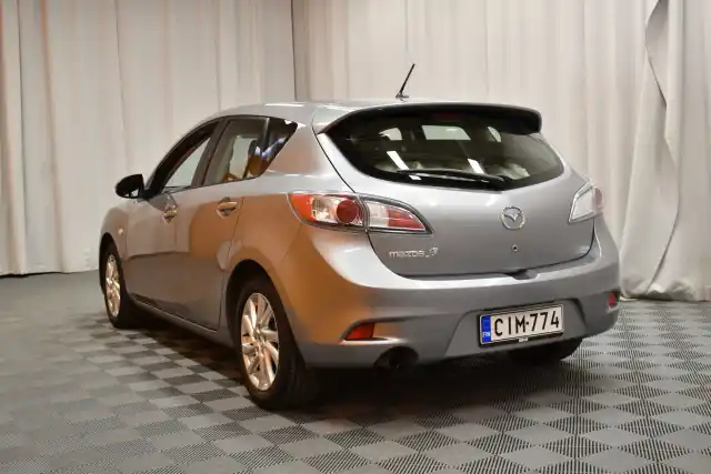 Harmaa Viistoperä, Mazda 3 – CIM-774