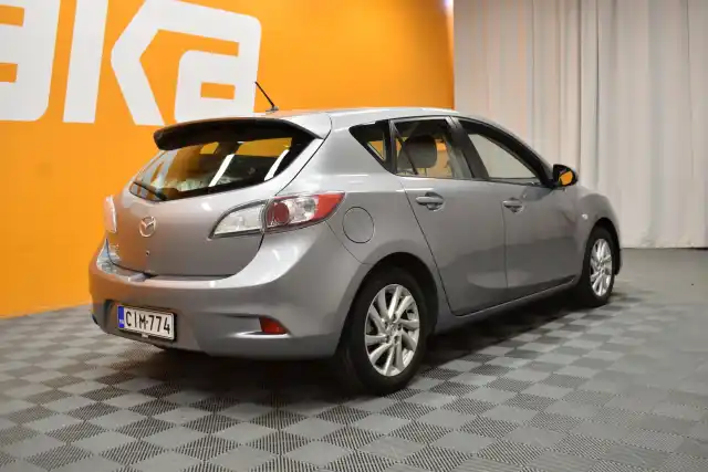 Harmaa Viistoperä, Mazda 3 – CIM-774