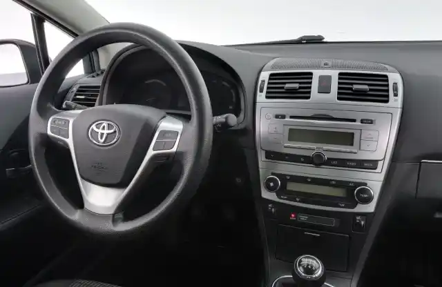 Harmaa Farmari, Toyota Avensis – CIP-225