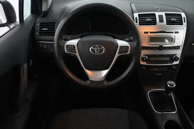 Harmaa Farmari, Toyota Avensis – CIP-225