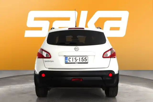 Valkoinen Maastoauto, Nissan Qashqai – CIS-155