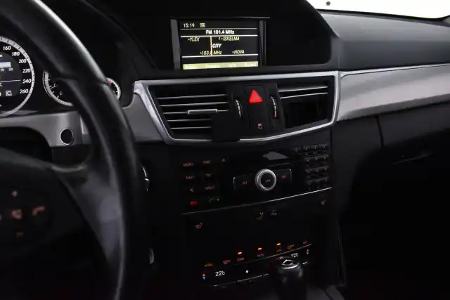Ruskea (beige) Farmari, Mercedes-Benz E – CIS-629