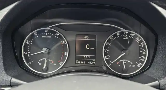 Beige Viistoperä, Skoda Octavia – CIT-653